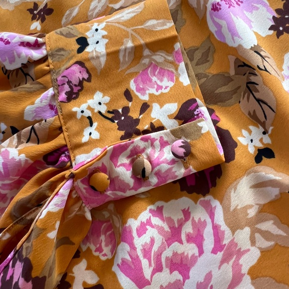 Who What Wear - Silky Mock Neck Dresss
*NEVER WORN* - Picture 4 of 6